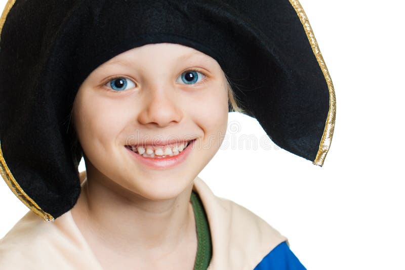 Garçon heureux mignon de pirate photographie stock libre de droits Garçon heureux mignon de pirate photographie stock libre de droits