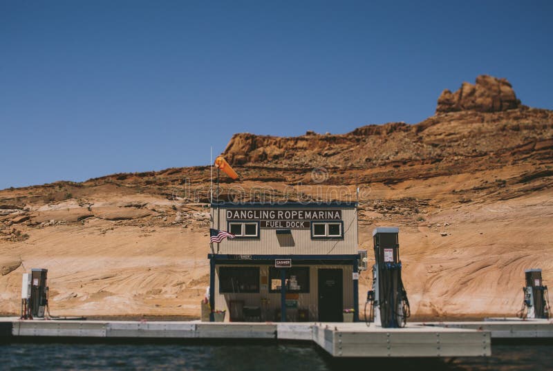 Gas station on Lake Powell editorial photography. Image of boat 78396697