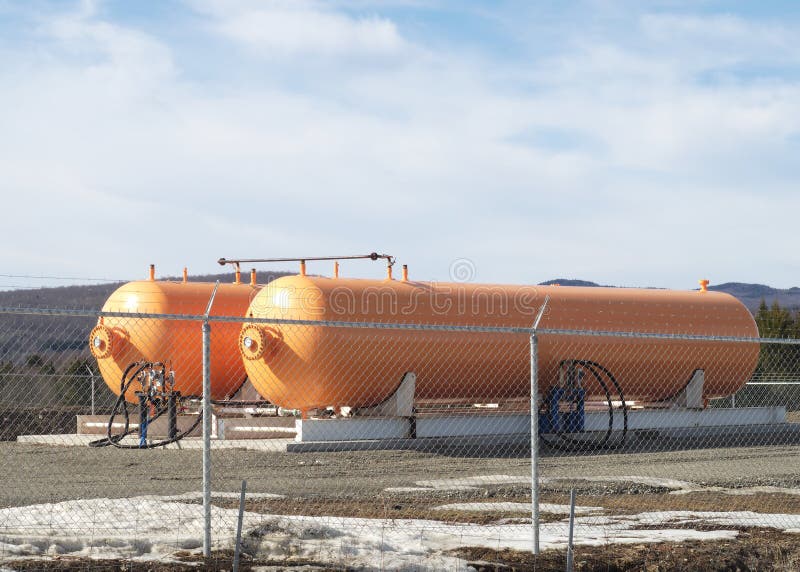 Gasbehälter-Propanenergieerdölbehälter-Benzinflasche lizenzfreie stockfotos Gasbehälter-Propanenergieerdölbehälter-Benzinflasche lizenzfreie stockfotos