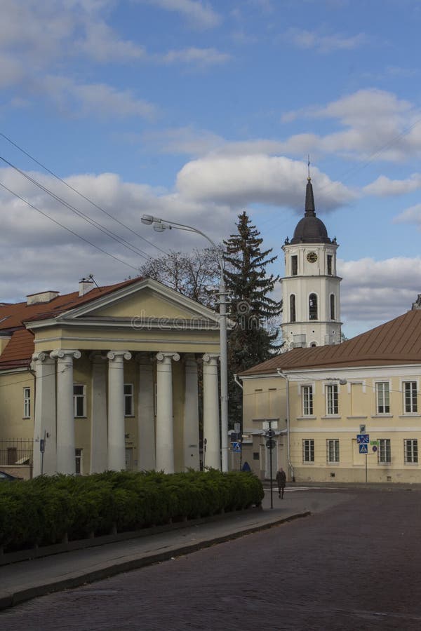Gata i den gamla staden av Vilnius lithuania royaltyfri foto Gata i den gamla staden av Vilnius lithuania royaltyfri foto