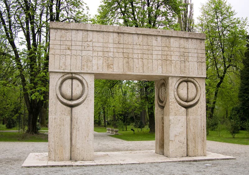 Gate of the Kiss, sculpture of Constantin Brancusi