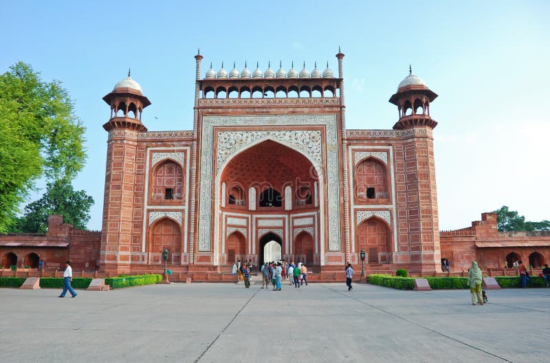 The gate to Taj Mahal