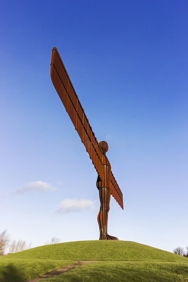 Gateshead/UK-, 2. Januar 2015: Antony Gormley-Skulptur Engel von t lizenzfreies stockfoto Gateshead/UK-, 2. Januar 2015: Antony Gormley-Skulptur Engel von t lizenzfreies stockfoto