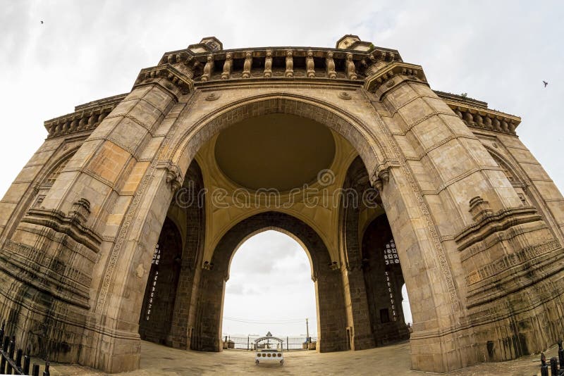 Gateway of India, Mumbai, Maharashtra, Índia A atração turística mais popular Pessoas de todo o mundo vêm visitar esta imagem de stock Gateway of India, Mumbai, Maharashtra, Índia A atração turística mais popular Pessoas de todo o mundo vêm visitar esta imagem de stock