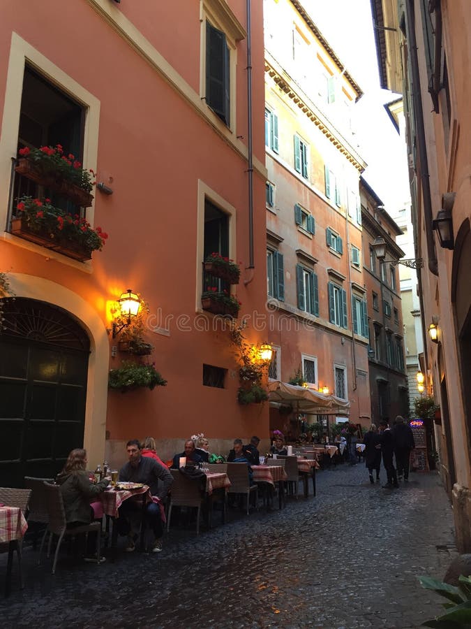 Gator av rome i Italien royaltyfria foton Gator av rome i Italien royaltyfria foton