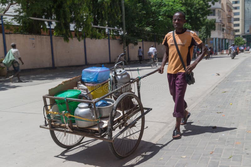 Gatuförsäljare av Dar Es Salaam arkivfoto Gatuförsäljare av Dar Es Salaam arkivfoto