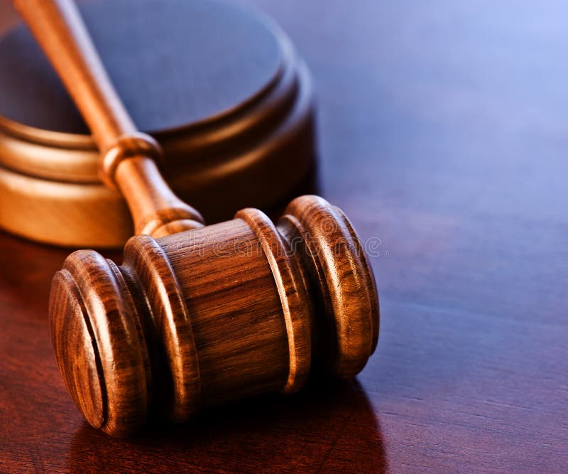 Gavel en bois photo stock. Image du juridique, courtroom 13870190