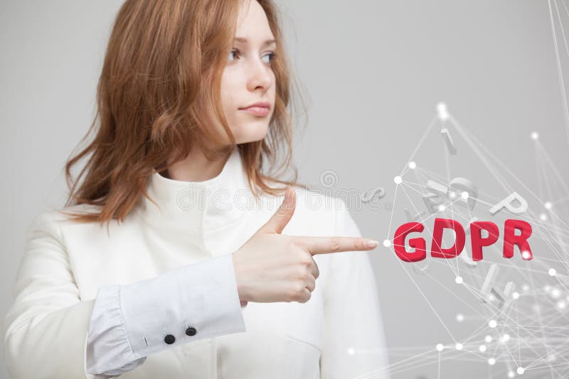 GDPR, εικόνα έννοιας Γενικός κανονισμός προστασίας δεδομένων, η προστασία των προσωπικών στοιχείων Νέα γυναίκα που εργάζεται με στοκ εικόνα GDPR, εικόνα έννοιας Γενικός κανονισμός προστασίας δεδομένων, η προστασία των προσωπικών στοιχείων Νέα γυναίκα που εργάζεται με στοκ εικόνα