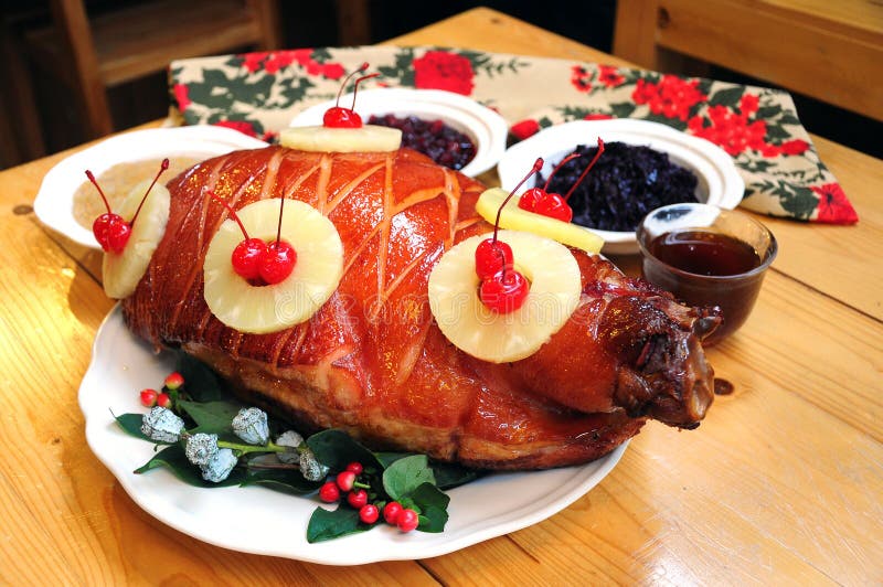 Gebackener Schinken stockfoto. Bild von ostern, weihnachten - 60624620 Gebackener Schinken stockfoto. Bild von ostern, weihnachten - 60624620