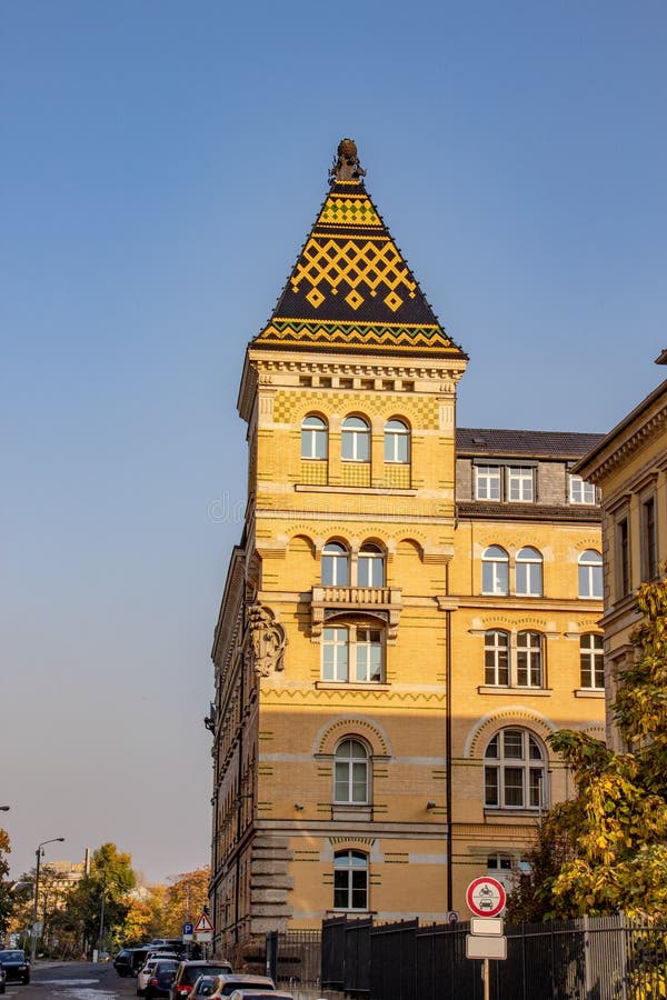 Gebaeude MIT Turm Leipzig
