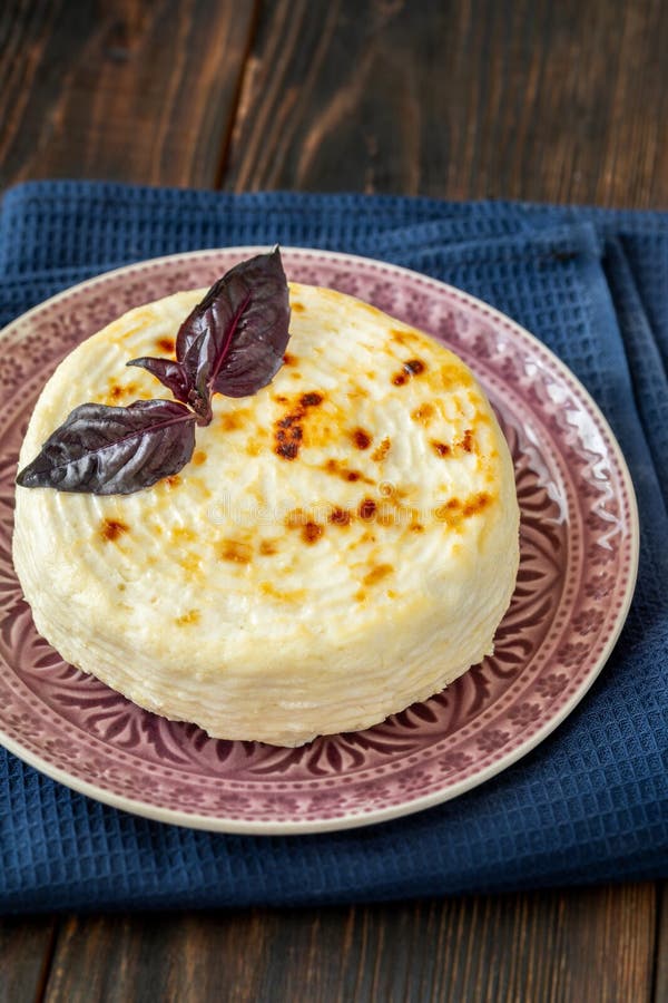 Gebakken ricotta kaas stock afbeelding