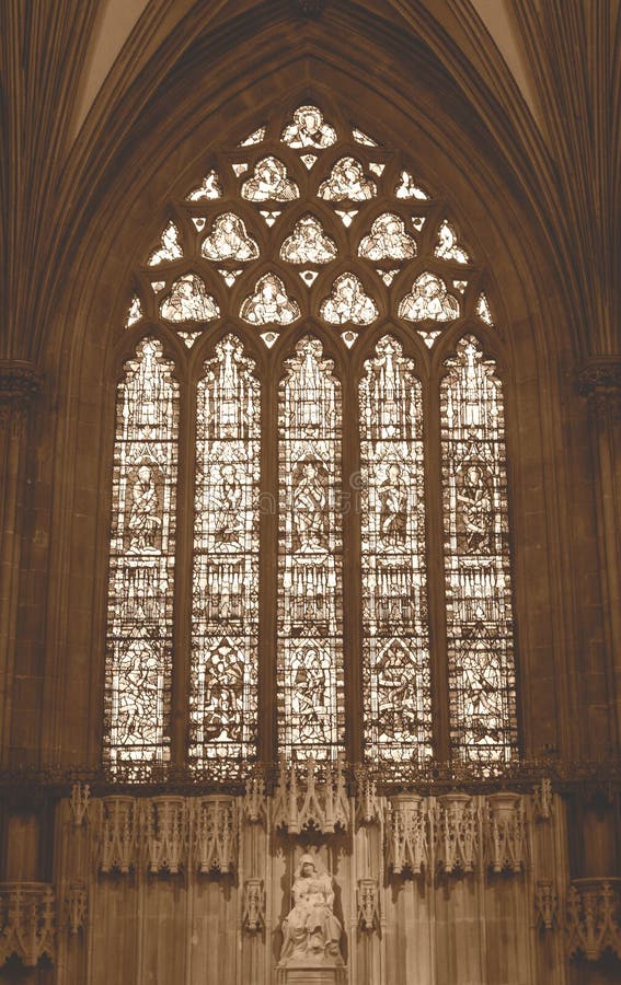 Gebrandschilderd glas Damechapel wells cathedral sepia toon royalty-vrije stock afbeeldingen Gebrandschilderd glas Damechapel wells cathedral sepia toon royalty-vrije stock afbeeldingen