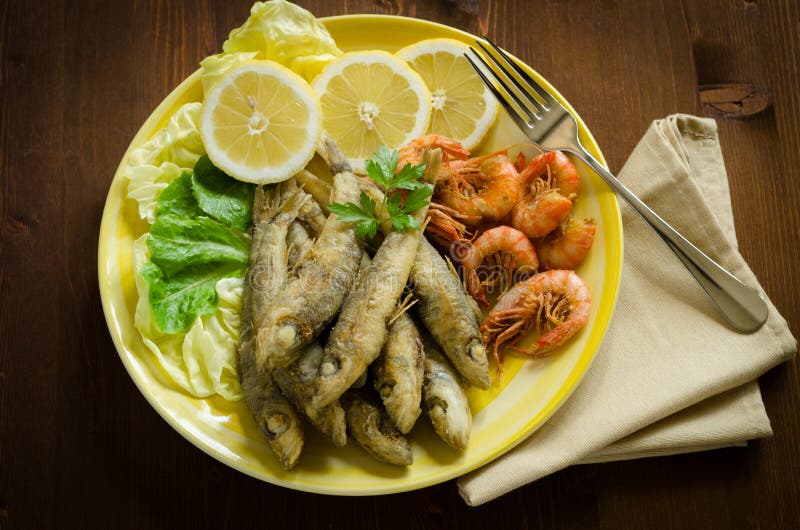 Gebratenes Fisch stockbilder