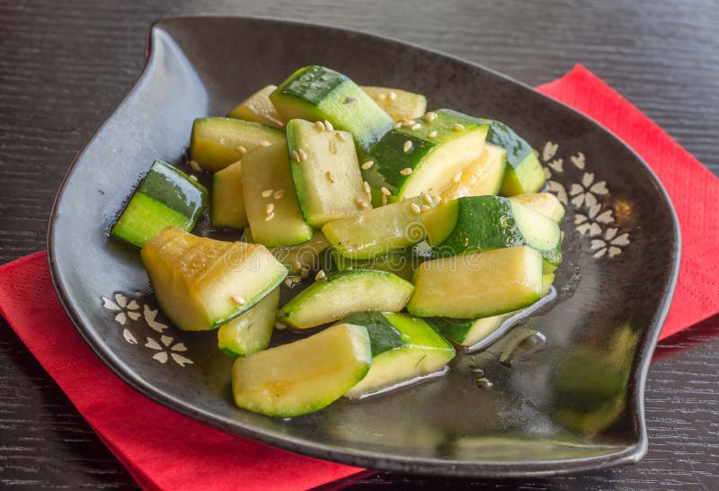 Zucchini Und Zwiebeln Auf Japanische Art — Rezepte Suchen