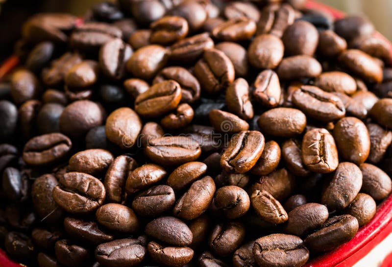 Gebratene Kaffeebohnen, können als Hintergrund benutzt werden stockbilder Gebratene Kaffeebohnen, können als Hintergrund benutzt werden stockbilder