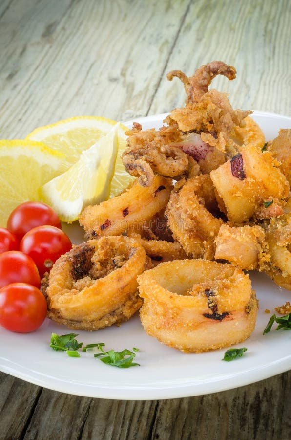 Gebratene Kalmarringe stockfotografie