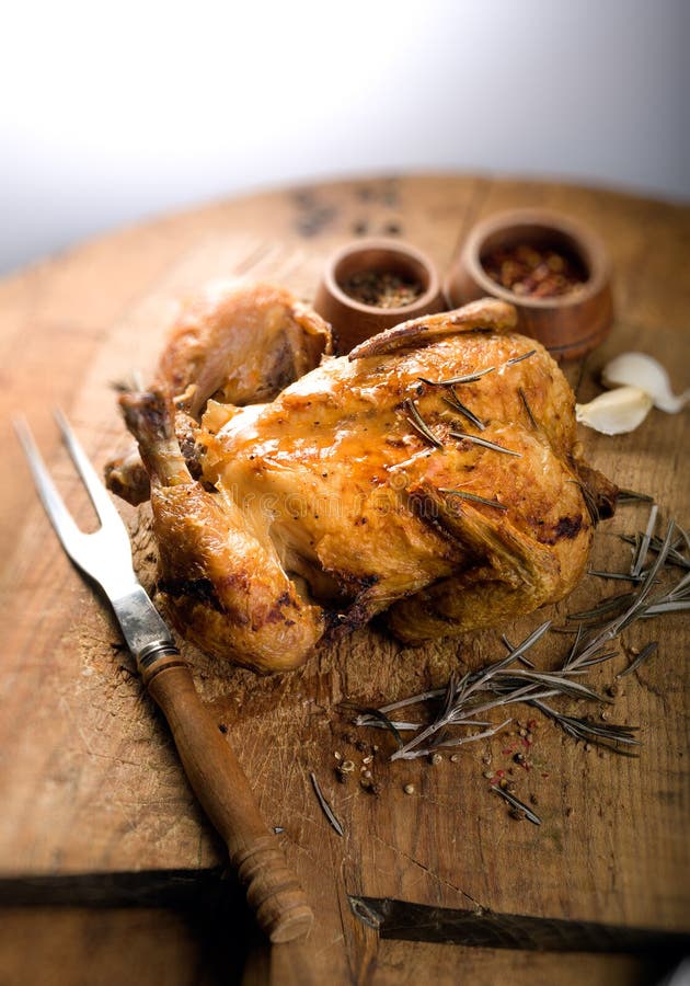 Gebratene Lammschulter stockbild. Bild von fleisch, gemüse ...