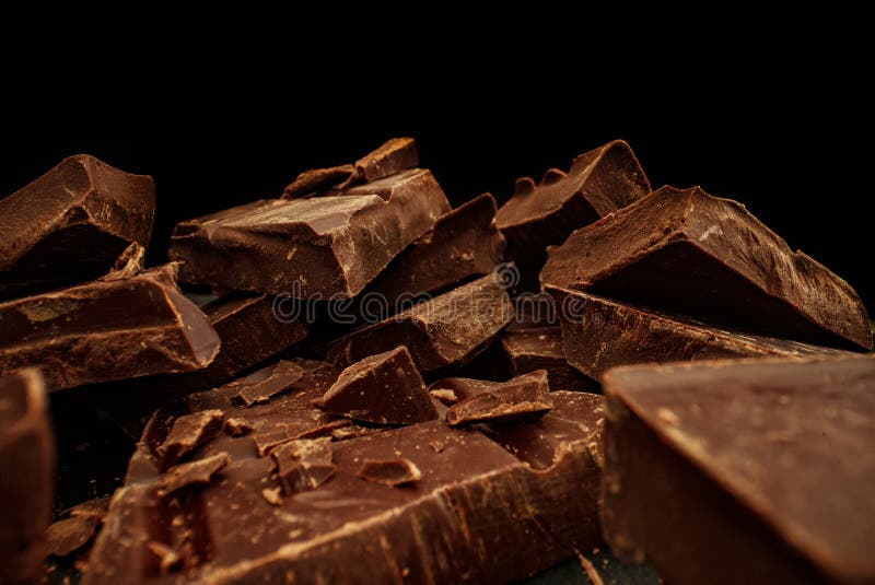 Gebroken balken voor donkere chocolade. royalty-vrije stock fotografie