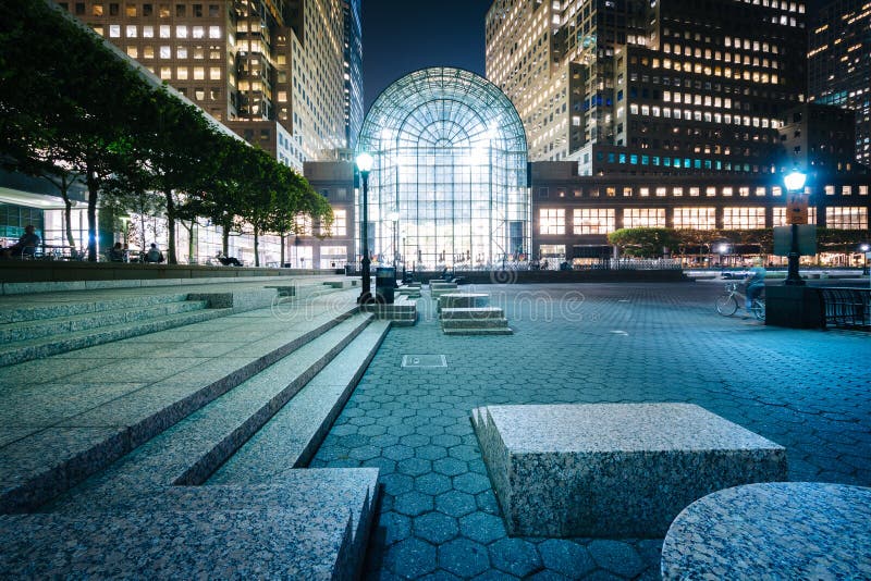 Gebäude in der Batterie Park City nachts, im Lower Manhattan, neu lizenzfreies stockbild Gebäude in der Batterie Park City nachts, im Lower Manhattan, neu lizenzfreies stockbild