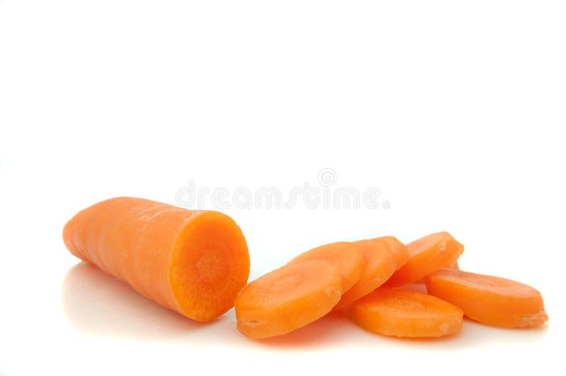 Gedeeltelijk gesneden wortel.