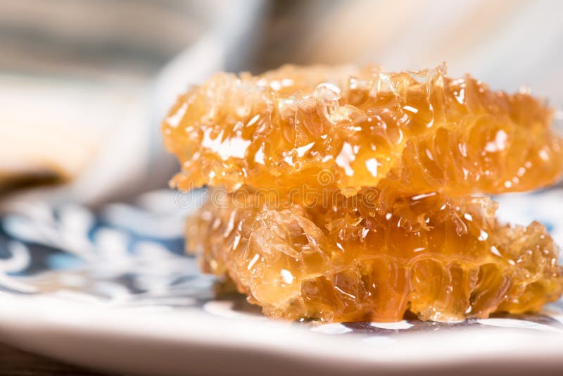 Gedämpfter Abschluss oben von Staplungs-Honey Comb stockfotos Gedämpfter Abschluss oben von Staplungs-Honey Comb stockfotos