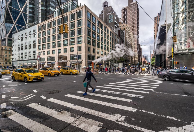 Geel New York Taxis op de Straat in NYC stock fotografie Geel New York Taxis op de Straat in NYC stock fotografie