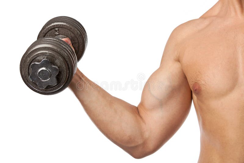 Geerntete Ansicht eines muskulösen Mannes, der einen Dumbbell anhebt stockfotografie