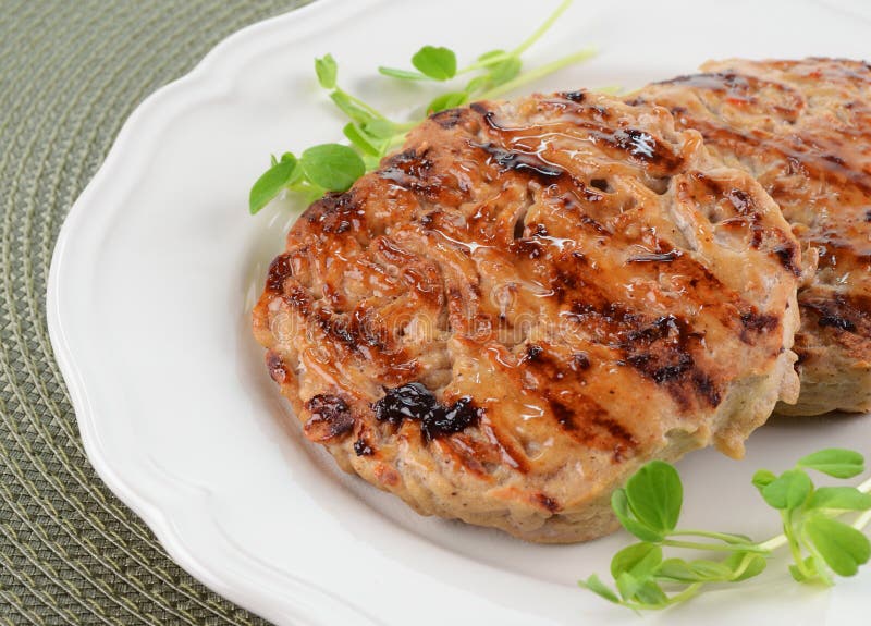 Gegrillte Truthahnburger lizenzfreie stockfotografie