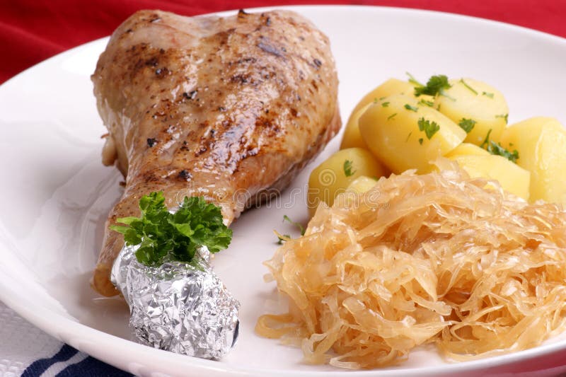 Gegrillter Truthahntrommelstock lizenzfreies stockfoto