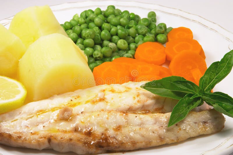 Gegrilltes Fischabendessen 4 stockbild