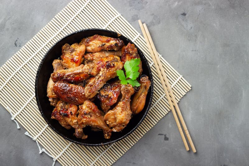 Gegrilltes Huhn-teriyaki Auf Grauem Steinhintergrund Stockbild - Bild ...