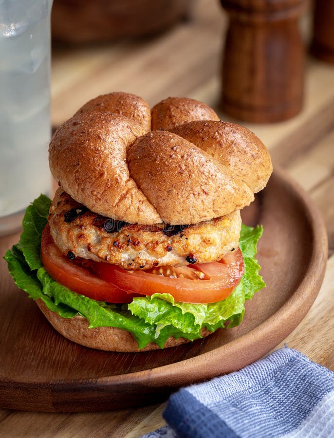 Gegrilltes Truthahnburgersandwich lizenzfreies stockfoto