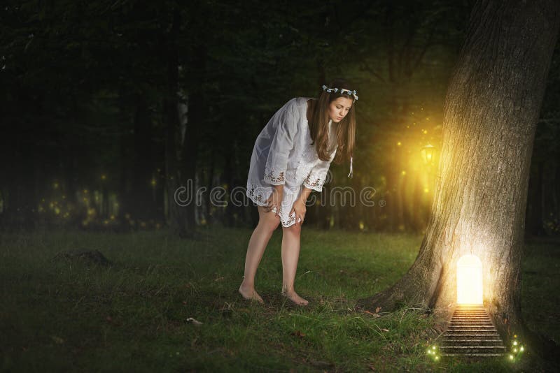 Geheimtür zum feenhaften Reich stockfotos Geheimtür zum feenhaften Reich stockfotos
