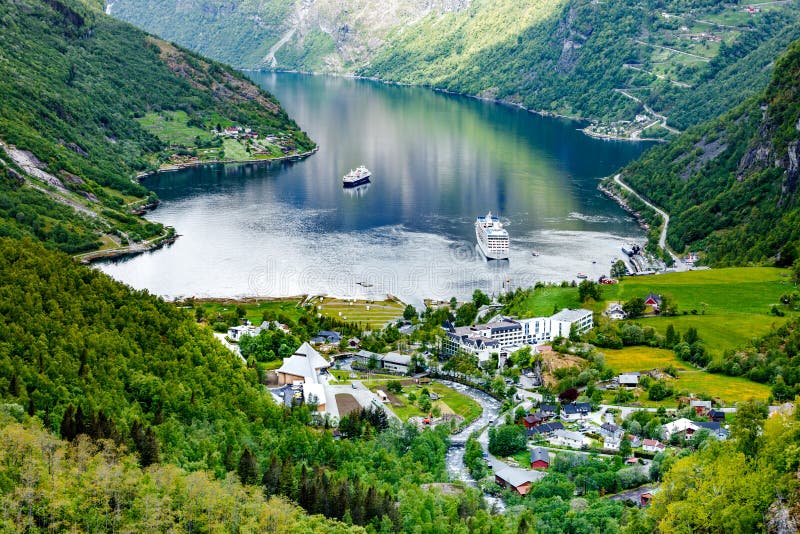 Geiranger Fjord, Norwegen lizenzfreie stockfotografie Geiranger Fjord, Norwegen lizenzfreie stockfotografie