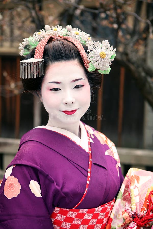 Geisha In Traditional Kimono Stock Photo - Image of umbrella, beauty