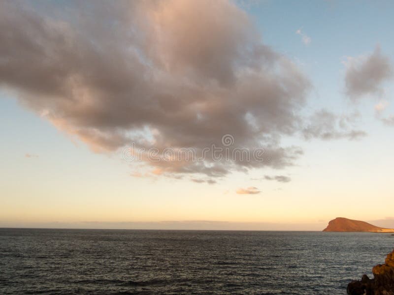 Gekleurde Wolken bij Zonsondergang royalty-vrije stock foto