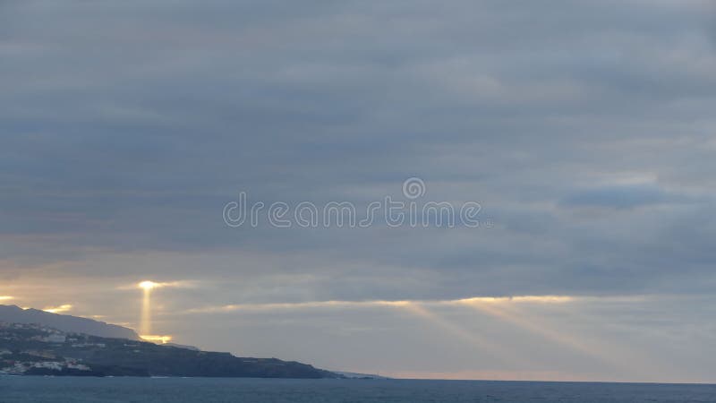 Gekleurde Wolken bij Zonsondergang royalty-vrije stock fotografie