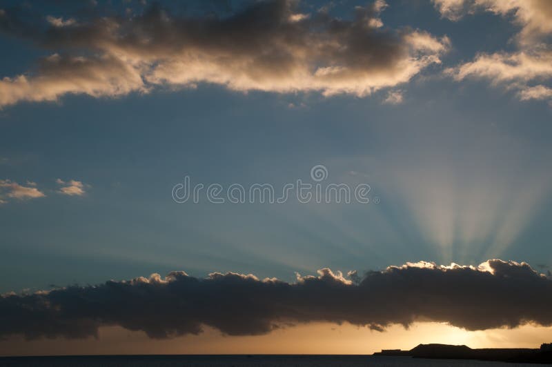 Gekleurde Wolken bij Zonsondergang stock afbeelding