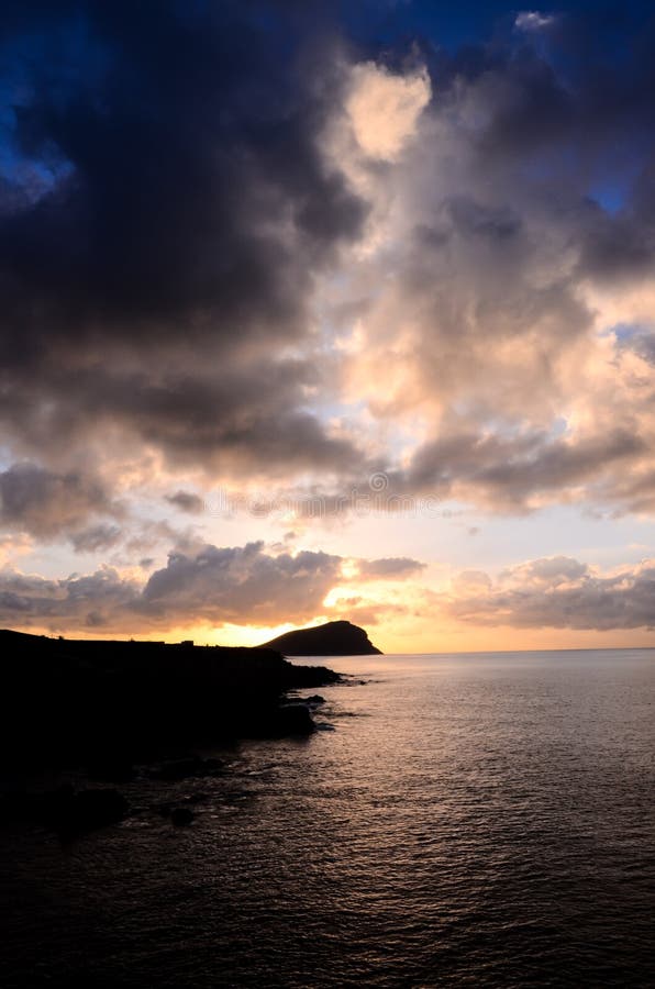 Gekleurde Wolken bij Zonsondergang stock foto