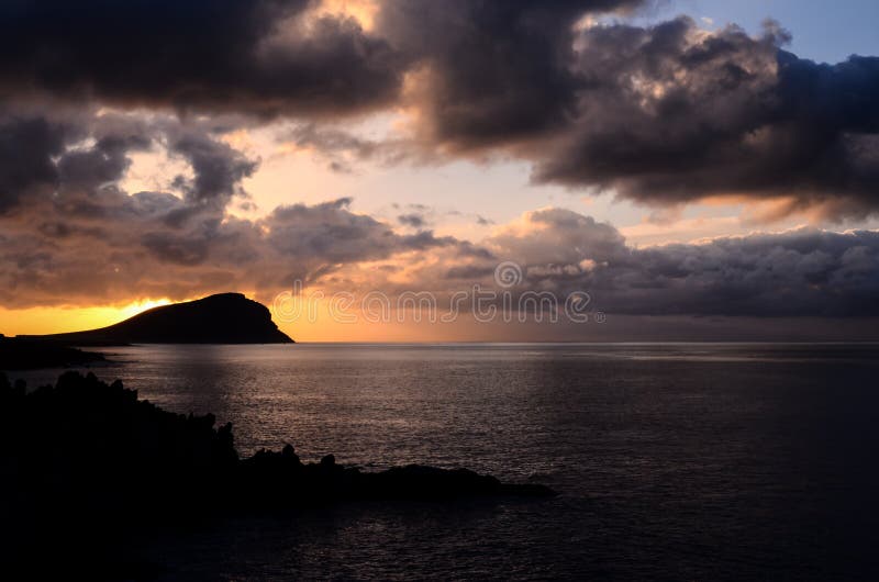Kleurrijke Wolken bij Zonsondergang stock afbeeldingen
