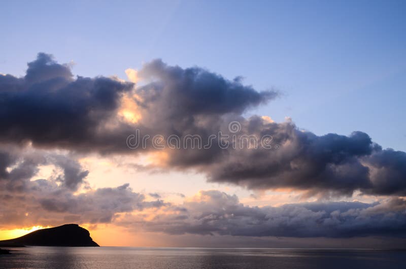 Kleurrijke Wolken bij Zonsondergang stock fotografie