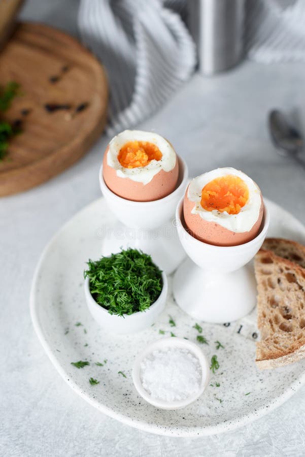 Gekochte Eier zum Frühstück stockfotografie Gekochte Eier zum Frühstück stockfotografie