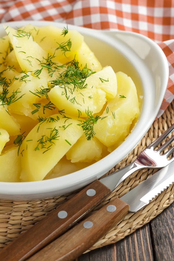 Gekochte Kartoffeln stockfoto. Bild von frech, mahlzeit 32414850