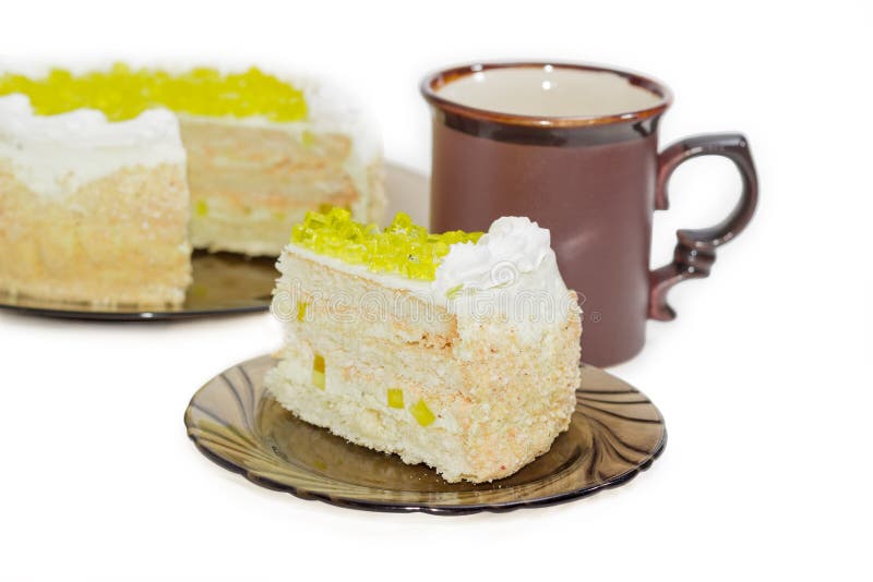 Gelaagde cake met plakken van citroengelei op glasschotel royalty-vrije stock foto Gelaagde cake met plakken van citroengelei op glasschotel royalty-vrije stock foto