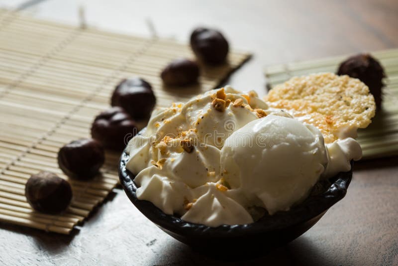 Gelado fresco da avelã imagem de stock Gelado fresco da avelã imagem de stock