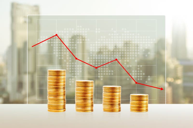 Geldverlies, Bedrijfsconcept Gouden Muntstukstapels Financiën neer royalty-vrije stock afbeelding Geldverlies, Bedrijfsconcept Gouden Muntstukstapels Financiën neer royalty-vrije stock afbeelding