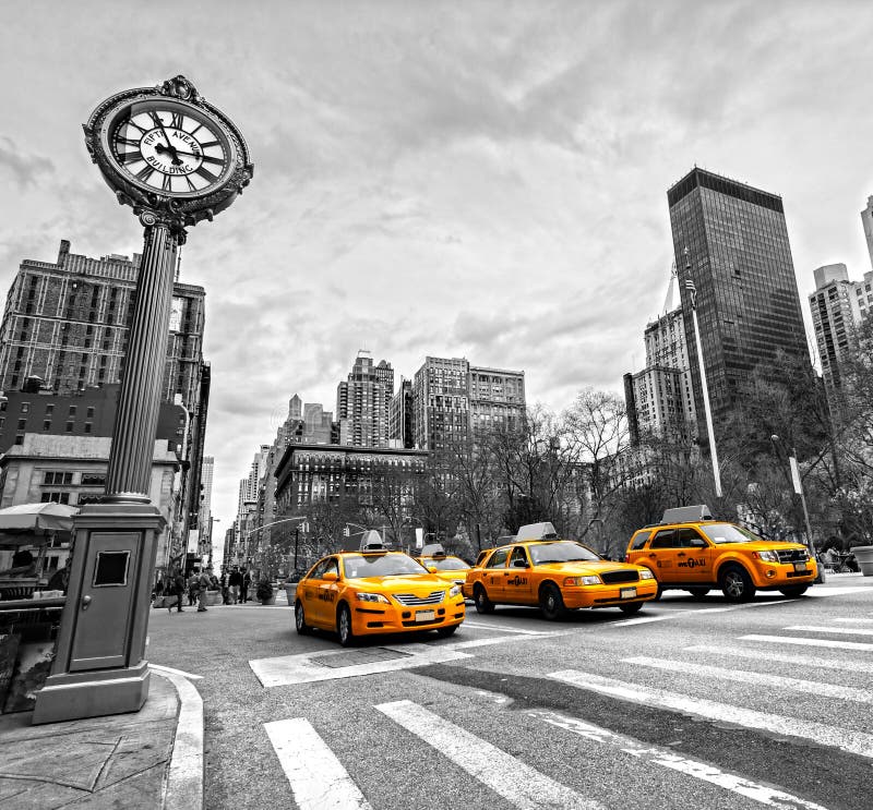 Gele taxis op 5de Weg, de Stad van New York, de V.S.