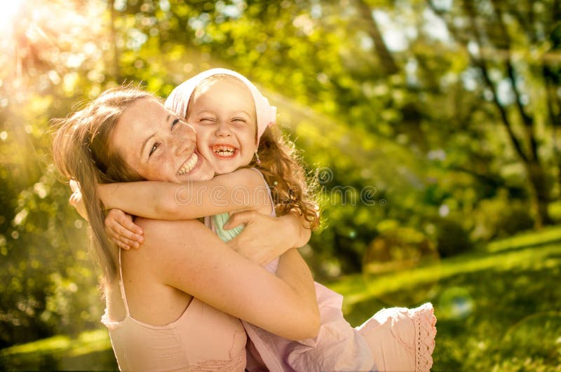Geluk - moeder met haar kind royalty-vrije stock fotografie