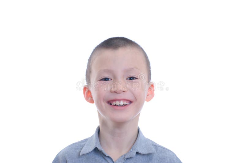 Gelukkig die het glimlachen jongensportret op witte achtergrond wordt geïsoleerd gelukkinderjaren voor leuk aanbiddelijk kindgezi royalty-vrije stock foto's Gelukkig die het glimlachen jongensportret op witte achtergrond wordt geïsoleerd gelukkinderjaren voor leuk aanbiddelijk kindgezi royalty-vrije stock foto's