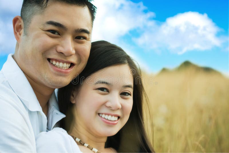 Gelukkig romantisch Aziatisch paar stock fotografie Gelukkig romantisch Aziatisch paar stock fotografie